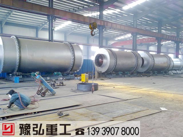 豫弘廠區(qū)泥煤干燥機(jī)加工圖 豫弘廠區(qū)泥煤干燥機(jī)加工圖